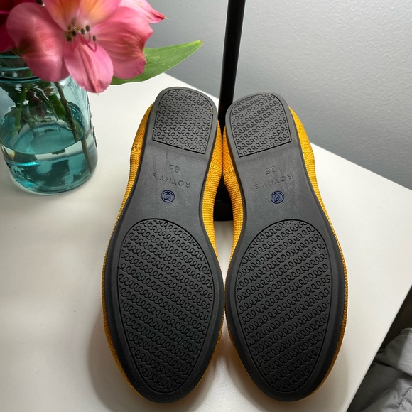 Rothy’s Flat 6.5 in retired lemon drop- like new! - Picture 7 of 8
